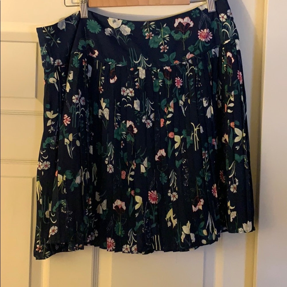 Loft - 14 - Floral pleated skirt